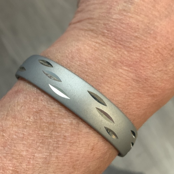 Pretty bangle - Picture 4 of 6